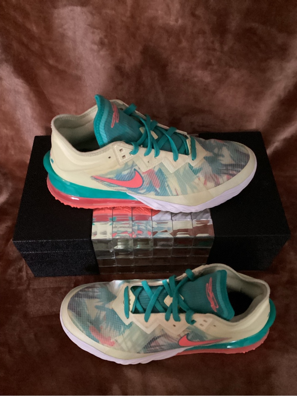 LeBron XVIII LOW Nike Basketball Shoes - Teal, Coral, Cream - Picture 3 of 10